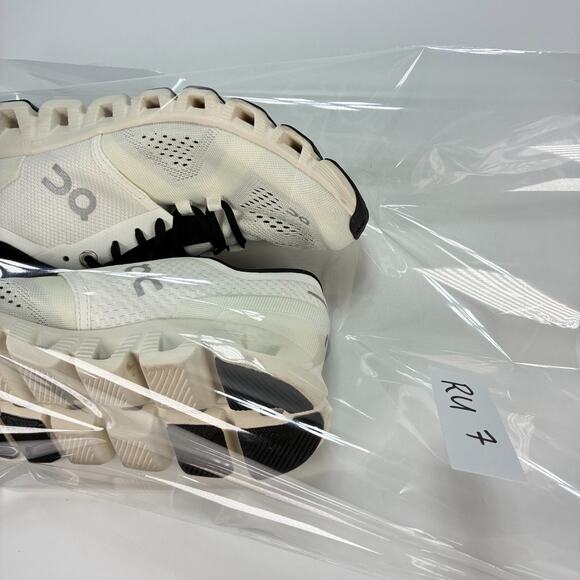 On Running Cloud X White Black Lace Up Running Shoes 40.99702 Women's Size 6 - Picture 10 of 10